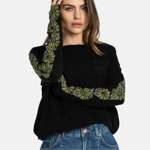 Free People ON THE VINE - Long sleeved top in black combo. Size Medium